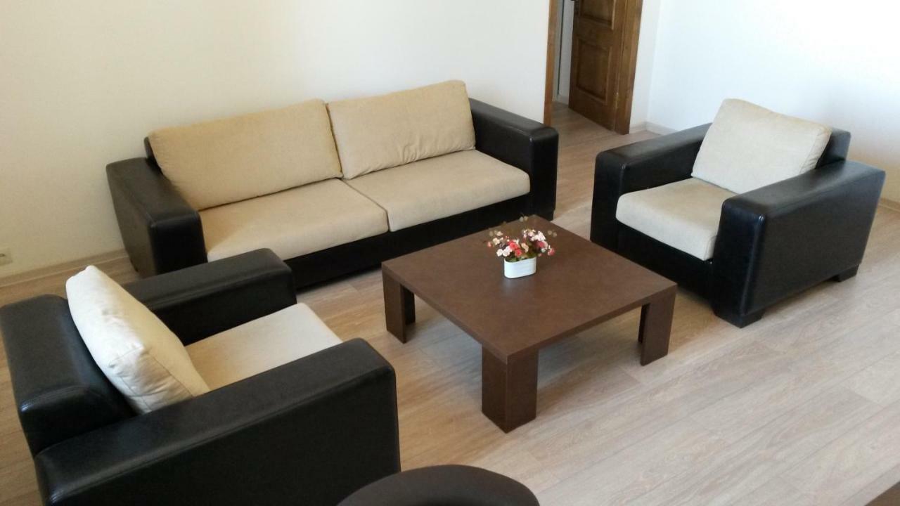 City View Apartment On Gorgiladze 1 Batumi Esterno foto